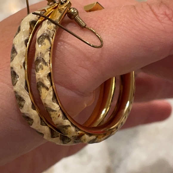 Genuine Snake-skin Earrings - Picture 5 of 5